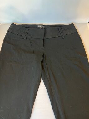 bebe Black Slim Fit Low Rise Dress Pants with Flared Cuff. Size 8